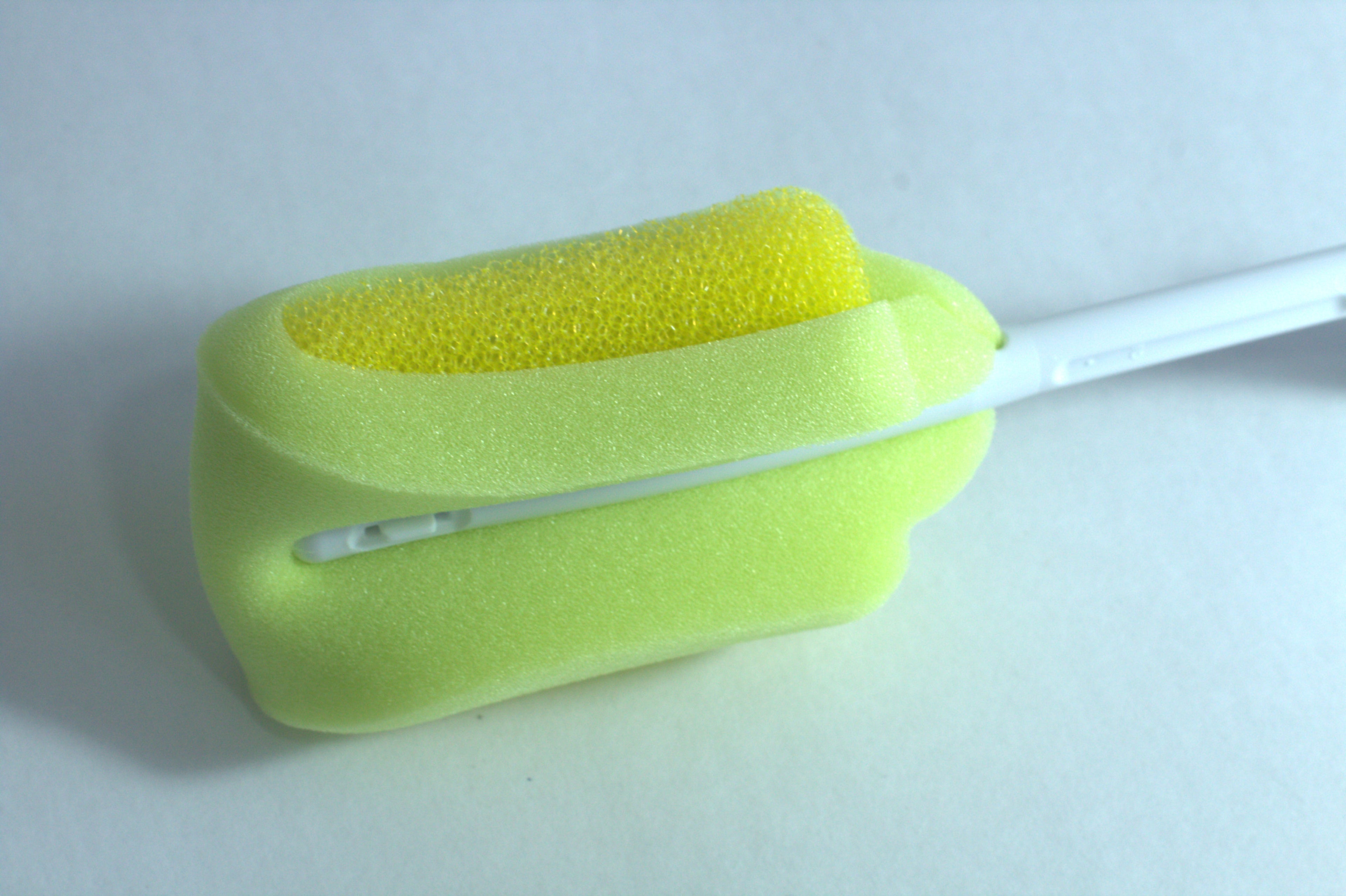 Pigeon Cepillo de esponja giratorio para biberón